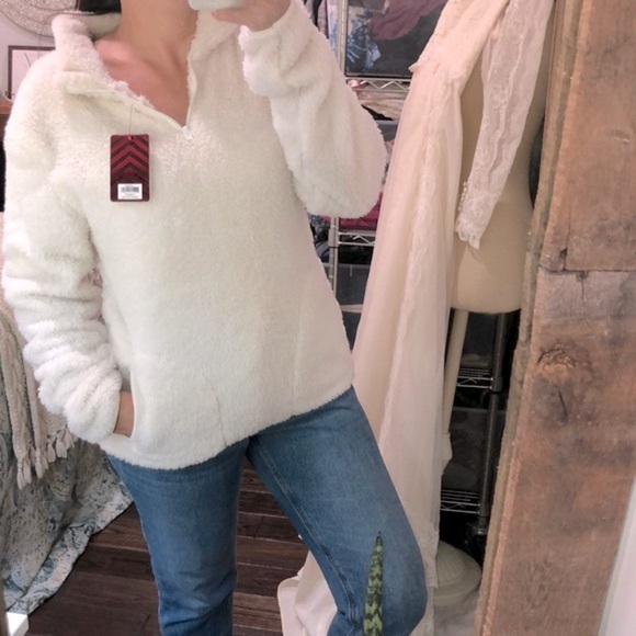 Technical Knockout white pullover Sherpa size large new with tags - Picture 1 of 5